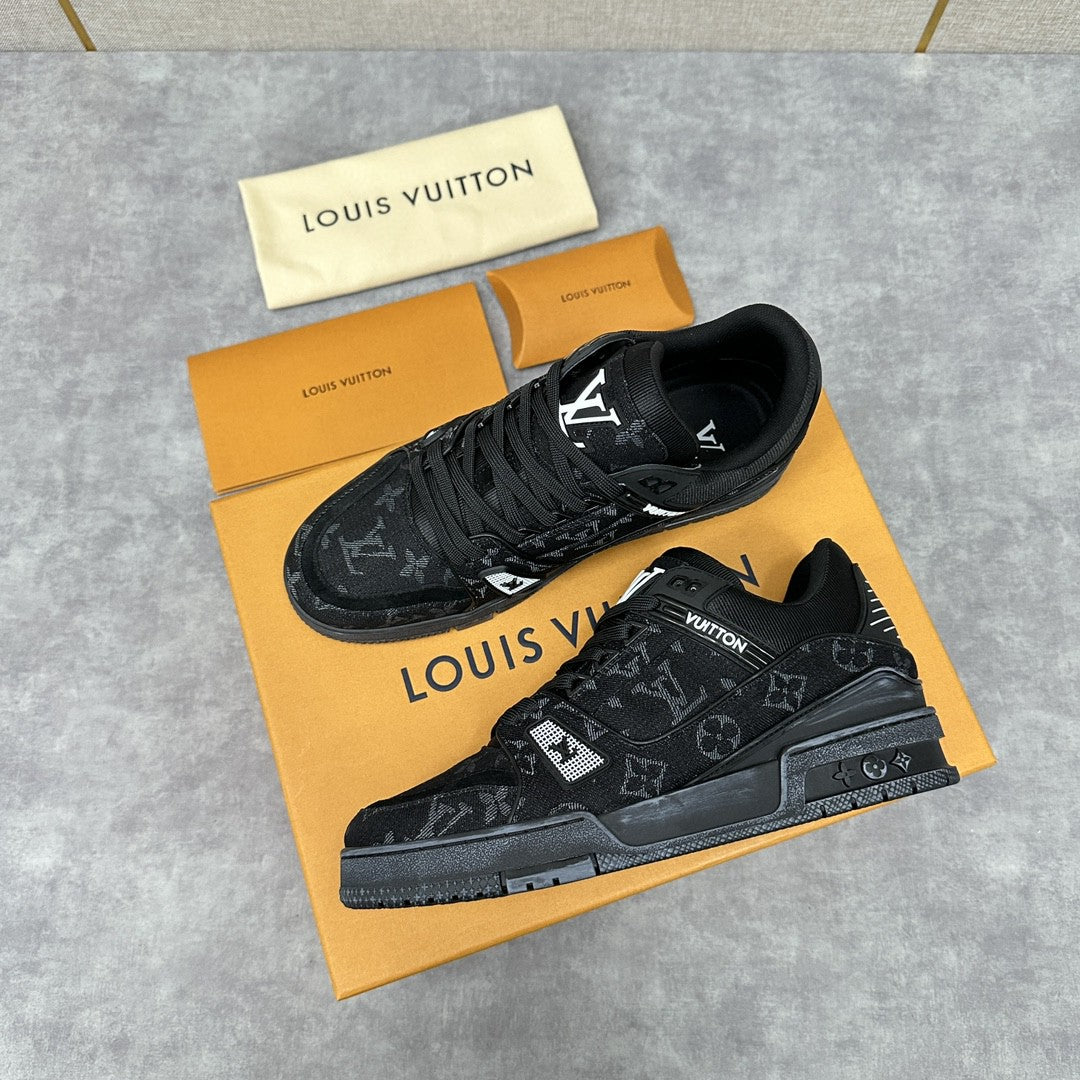 LV BLACK TRAINER SNEAKERS